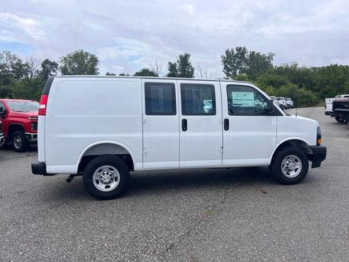 2025 Chevrolet Express 3500 RWD 3500 Regular Wheelbase WT