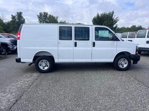 2025 Chevrolet Express 2500 RWD 2500 Regular Wheelbase WT