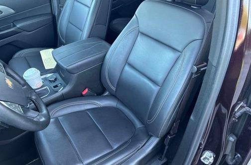 Black Cherry Metallic 2023 Chevrolet Traverse LT Leather
