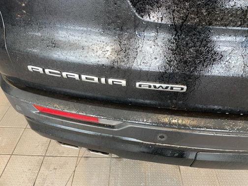 2024 GMC Acadia AWD AT4