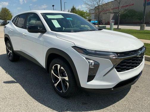 Summit White 2026 Chevrolet Trax FWD 1RS