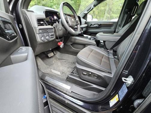 Dark Ash Metallic 2025 Chevrolet Suburban 4WD High Country