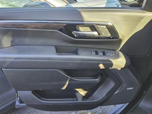 Dark Ash Metallic 2025 Chevrolet Suburban Premier
