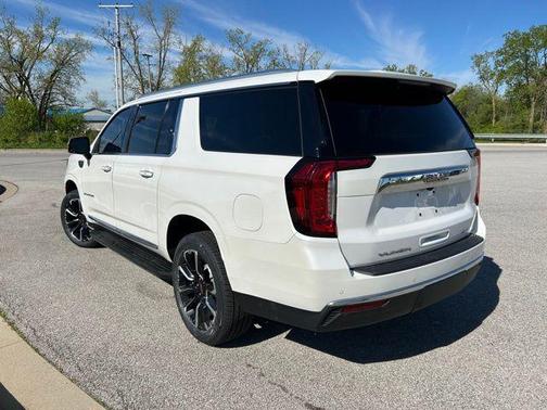 2023 GMC Yukon XL SLT