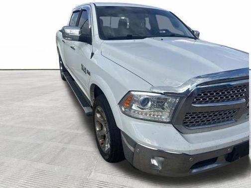 Bright White Clearcoat 2017 RAM 1500 Laramie
