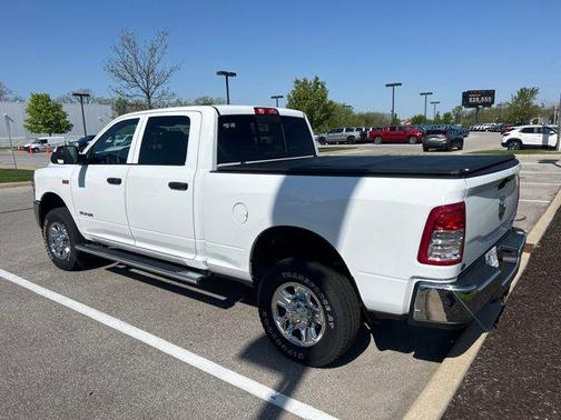 2021 RAM 2500 Tradesman Crew Cab 4x4 6'4' Box