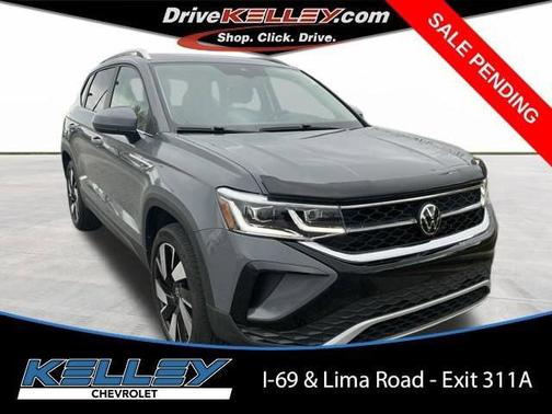 Platinum Gray Metallic 2024 Volkswagen Taos 1.5T SEL