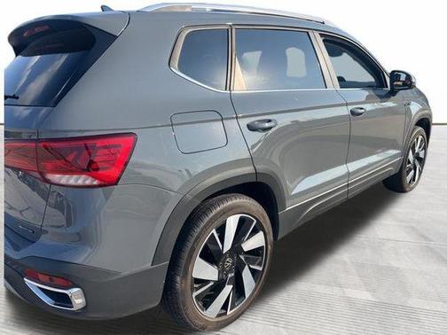 2024 Volkswagen Taos 1.5T SEL