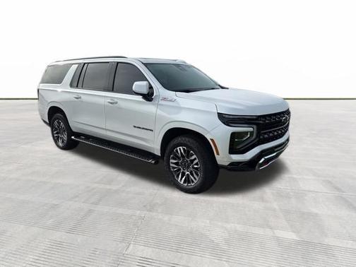 Iridescent Pearl Tricoat 2025 Chevrolet Suburban 4WD Z71