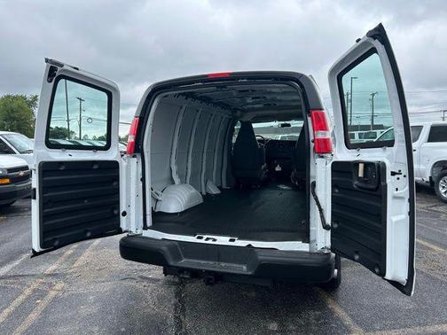 2025 Chevrolet Express 2500 RWD 2500 Regular Wheelbase WT