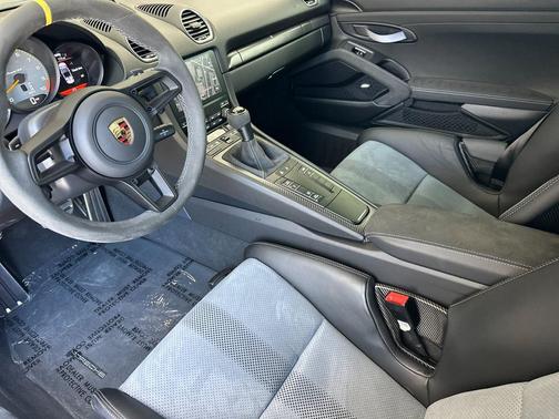 Gentian Blue Metallic 2024 Porsche 718 Spyder RS