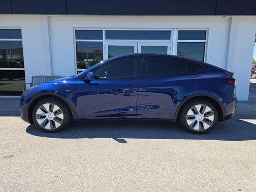 2023 Tesla Model Y Long Range Dual Motor All-Wheel Drive