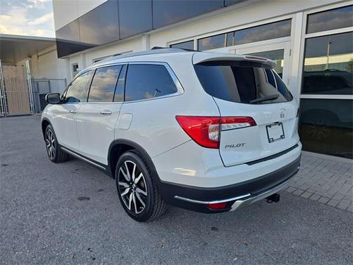 2022 Honda Pilot Touring 8-Passenger