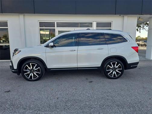 2022 Honda Pilot Touring 8-Passenger