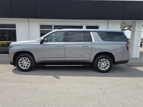 2023 Chevrolet Suburban LT