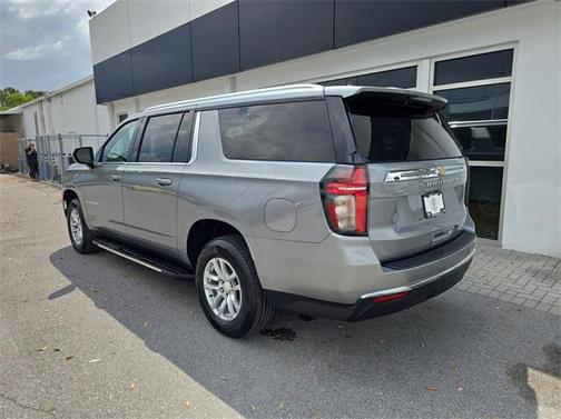 2023 Chevrolet Suburban LT