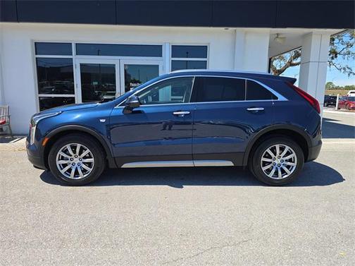 2022 Cadillac XT4 Premium Luxury