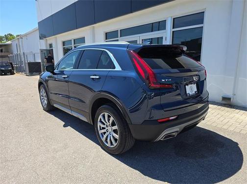 2022 Cadillac XT4 Premium Luxury