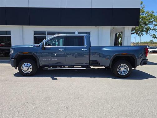 2025 GMC Sierra 3500 Denali