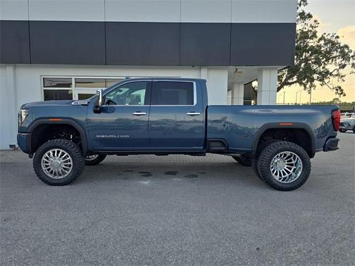 2025 GMC Sierra 3500 Denali