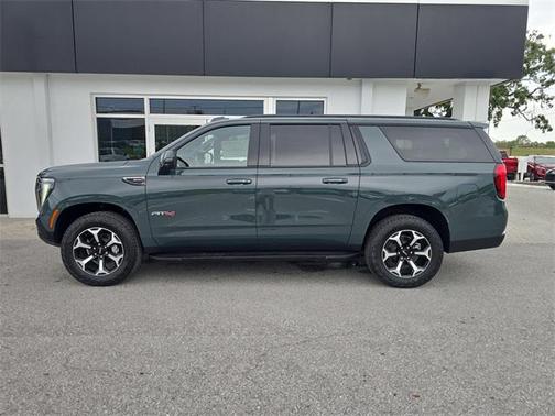 2025 GMC Yukon XL 4WD AT4