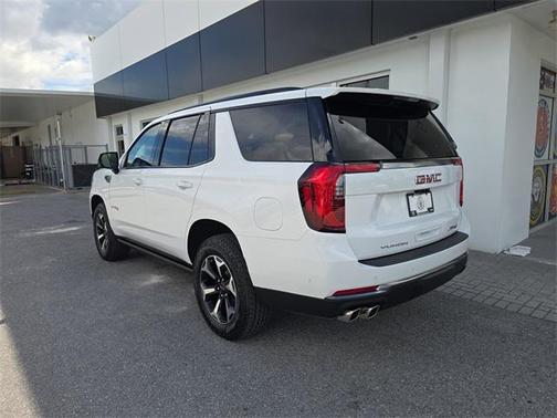2025 GMC Yukon 4WD AT4