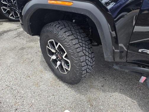 2024 GMC Canyon AT4X