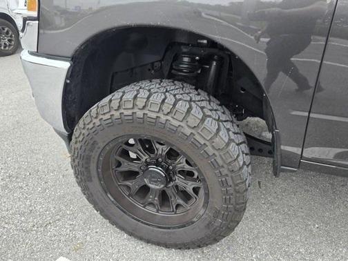 2023 RAM 2500 Big Horn Crew Cab 4x4 6'4' Box