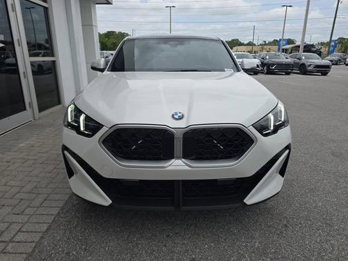 Alpine White 2026 BMW X2 xDrive28i