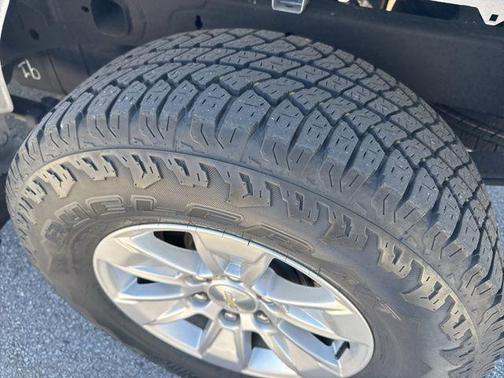 Summit White 2022 Chevrolet Silverado 1500 WT