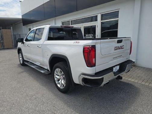 White Frost 2022 GMC Sierra 1500 Limited SLT