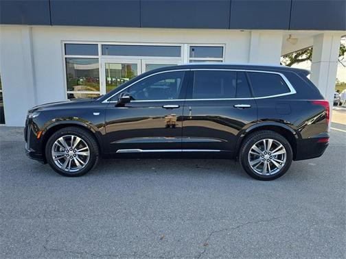 2023 Cadillac XT6 Premium Luxury FWD