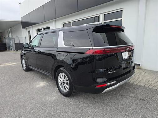 2023 Kia Carnival LX