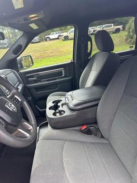2024 RAM 1500 Classic Warlock Crew Cab 4x2 5'7' Box