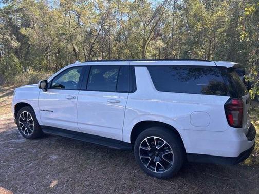 2023 Chevrolet Suburban RST