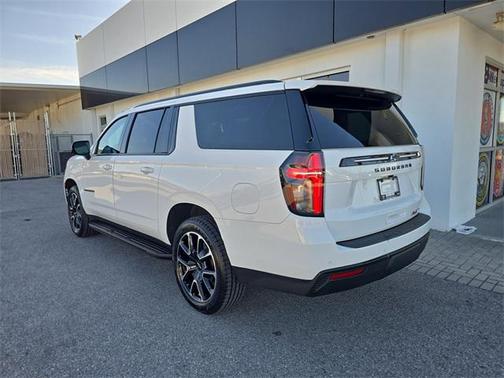 2023 Chevrolet Suburban RST