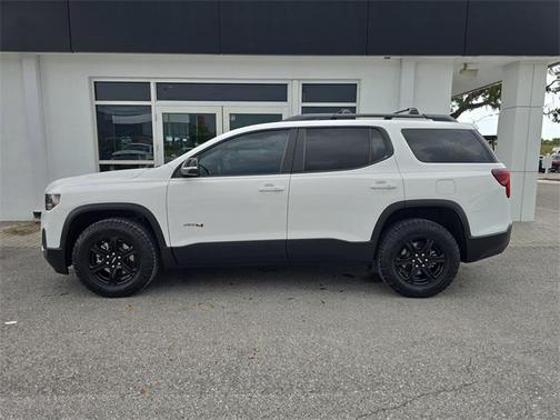 2023 GMC Acadia AWD AT4