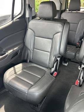 2023 GMC Acadia FWD SLT