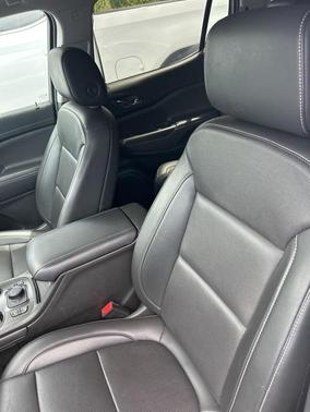 2023 GMC Acadia FWD SLT