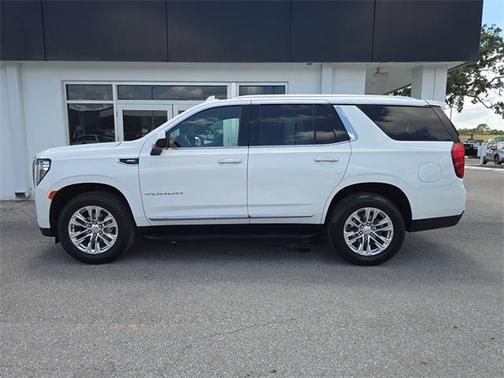 2023 GMC Yukon SLT