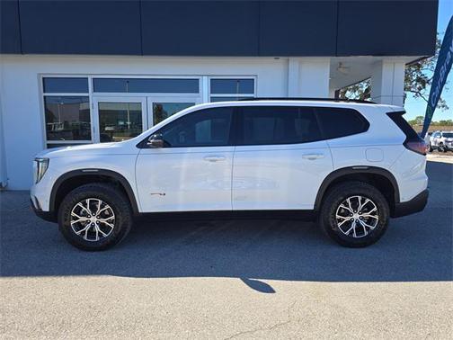 2025 GMC Acadia AWD AT4