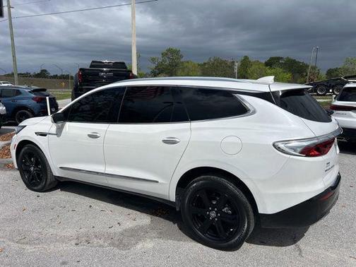 2023 Buick Enclave Essence FWD