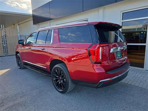 2023 GMC Yukon XL SLT