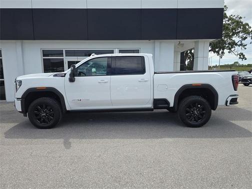 2025 GMC Sierra 2500 AT4