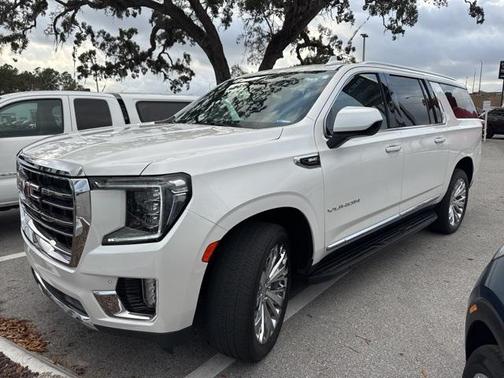 2022 GMC Yukon XL SLT