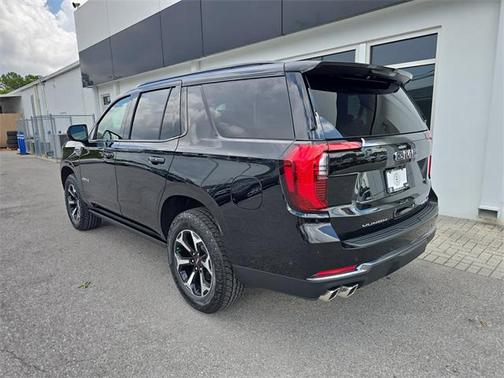 2025 GMC Yukon 4WD AT4