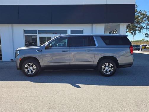 2022 GMC Yukon XL SLE