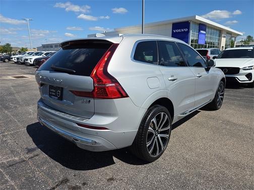 2023 Volvo XC60 B5 AWD Ultimate Bright