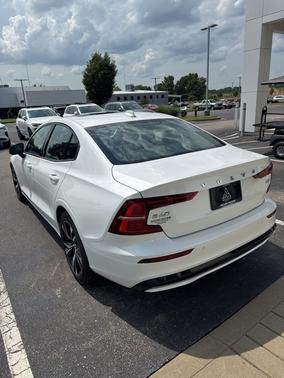 2024 Volvo S60 B5 Core Dark