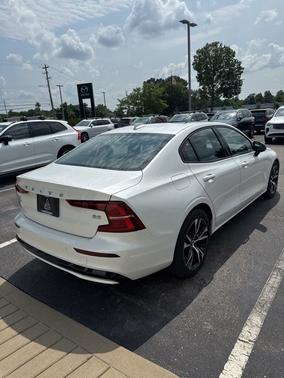 2024 Volvo S60 B5 Core Dark